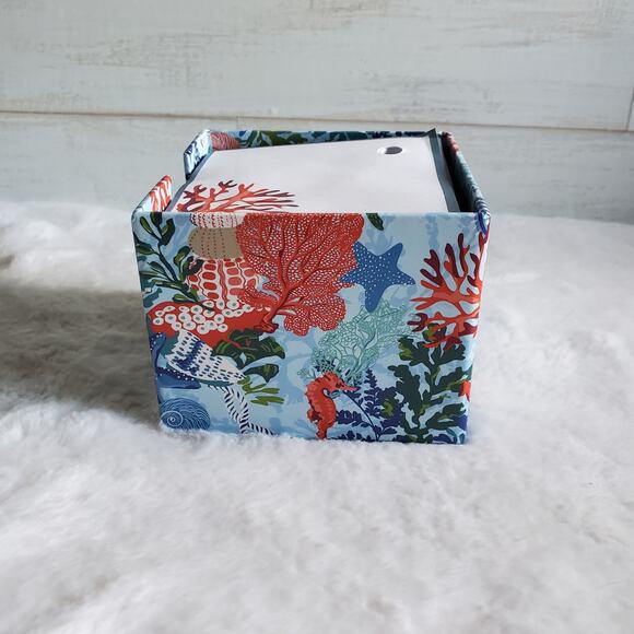 Vera Bradley Note Cube in Shore Thing Pattern - Picture 2 of 4